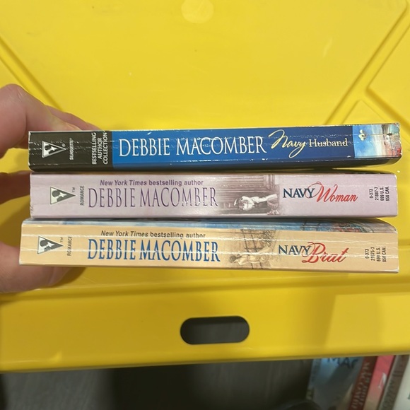 Lot of 3 Debbie Macomber-Navy Series Books🇺🇸⚓️ Bundle your like and save🇺🇸⚓️ - Picture 8 of 8